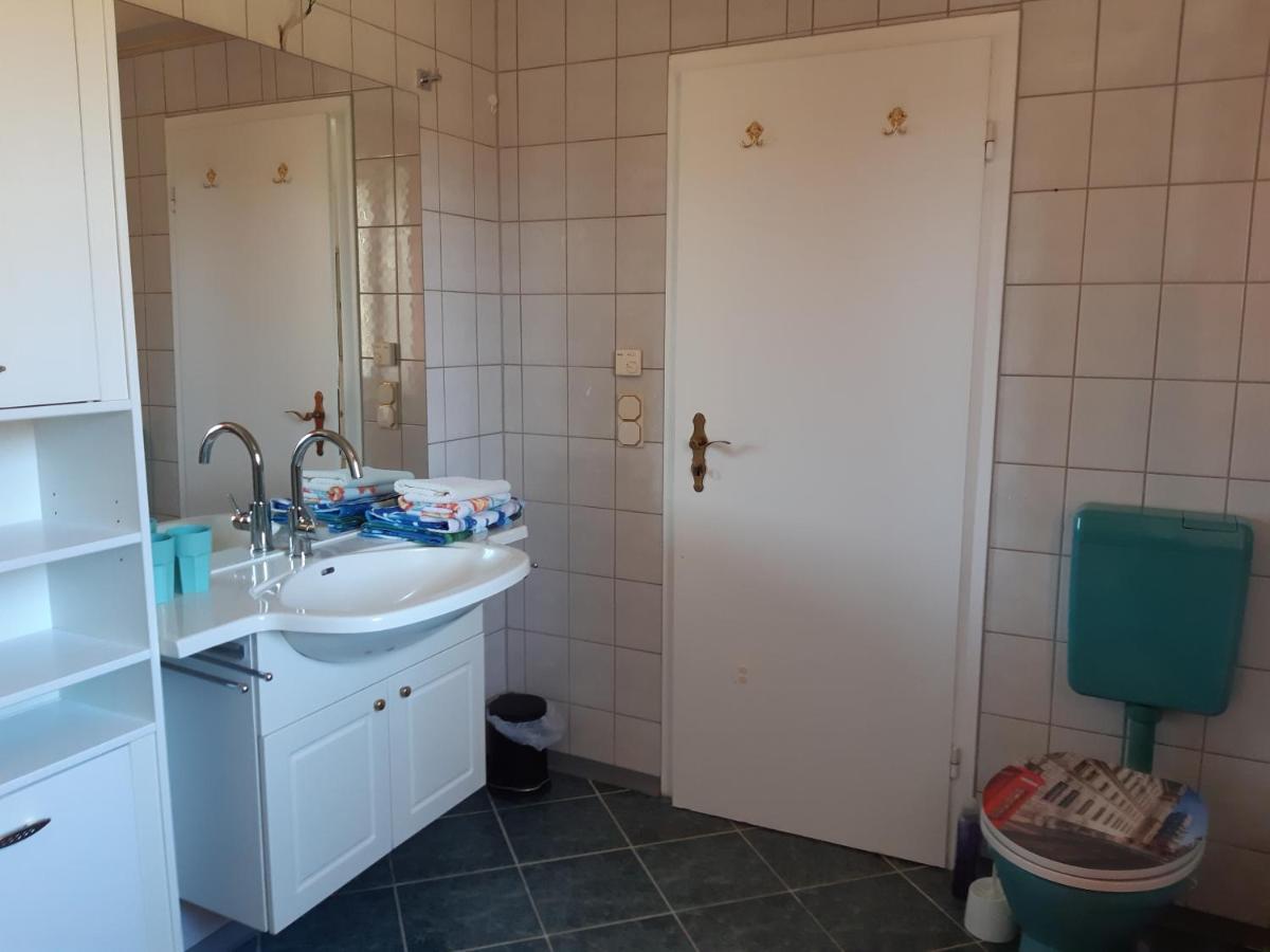 Thüringer Zimmer Suhl Exterior foto