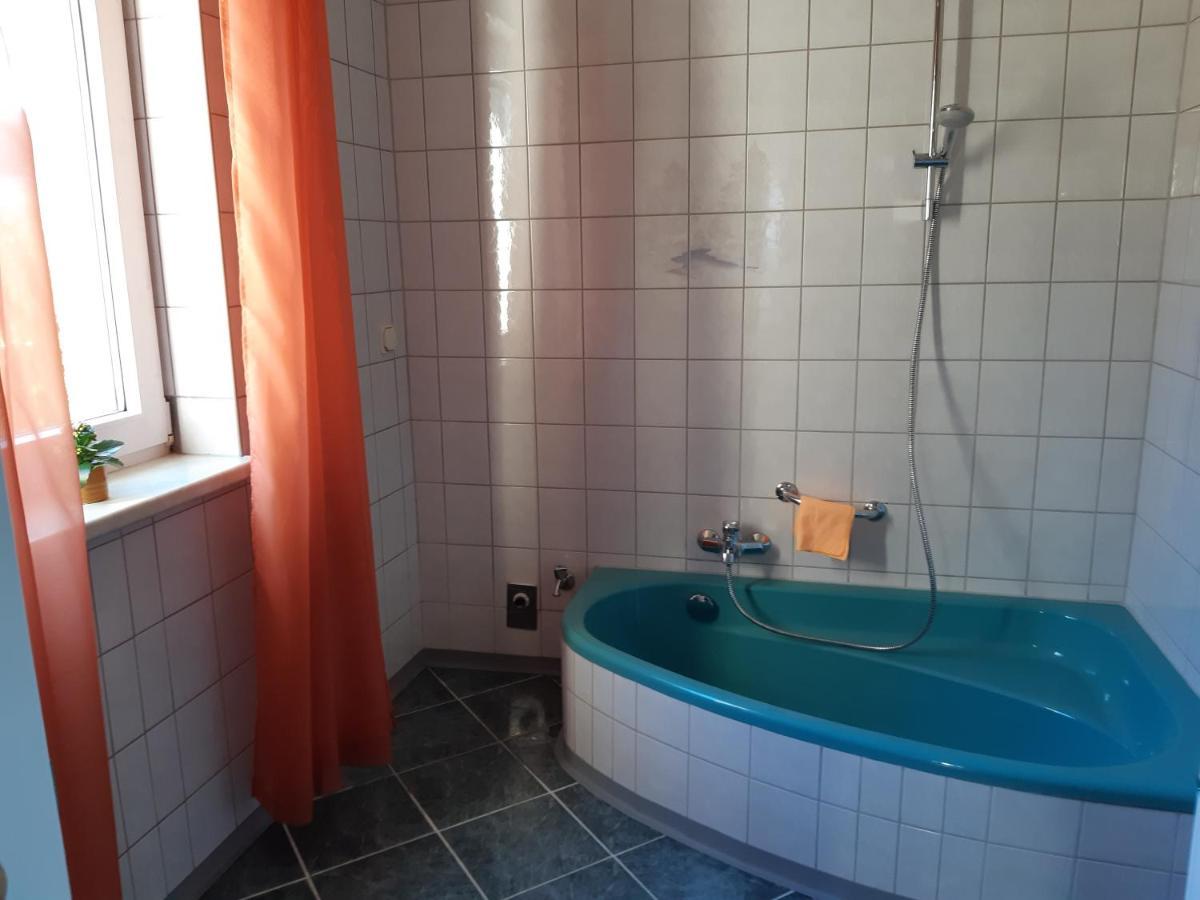 Thüringer Zimmer Suhl Exterior foto